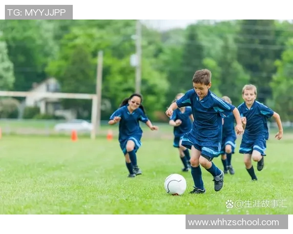 女孩与足球明星的合影背后故事揭秘